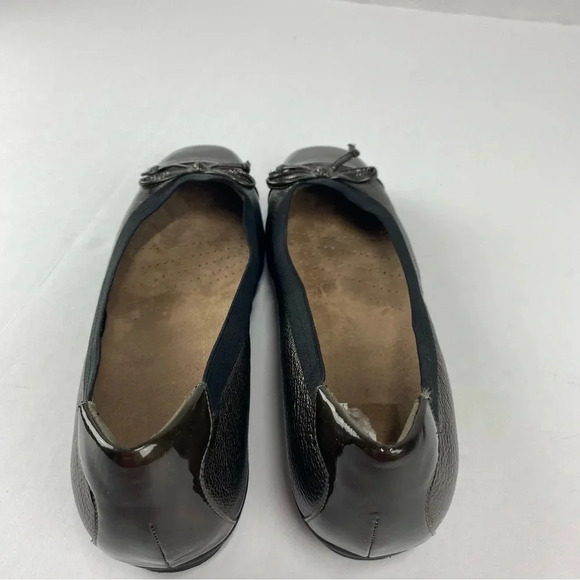 Clarks Artisan Womens 9N Pewter Bronze Patent Toe Ballet Flats Slip On Shoes - Picture 4 of 6